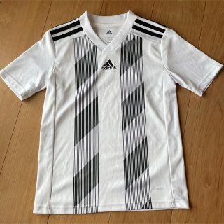 アディダス(adidas)のadidas Tシャツ(Tシャツ/カットソー)