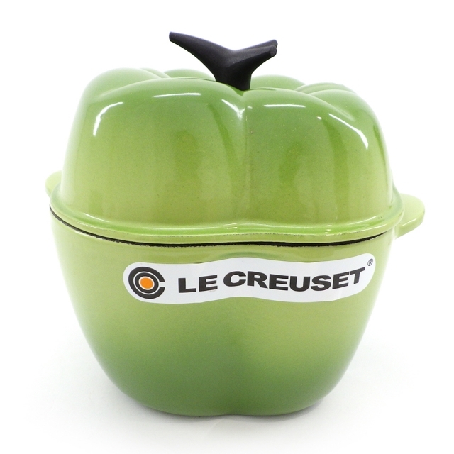 LE CREUSET(ルクルーゼ)のLe Creuset ル・クルーゼ ココット・ピーマン ローズマリー 18cm & 両手鍋 ミニ・ピーマン ジェイド 計2点 食器 キャセロール【中古】【送料無料】 インテリア/住まい/日用品のキッチン/食器(鍋/フライパン)の商品写真