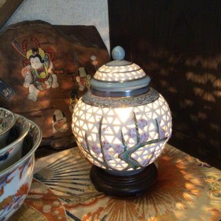 アンティーク照明　昭和レトロ　陶器　透かし彫り　梅花紋様(テーブルスタンド)