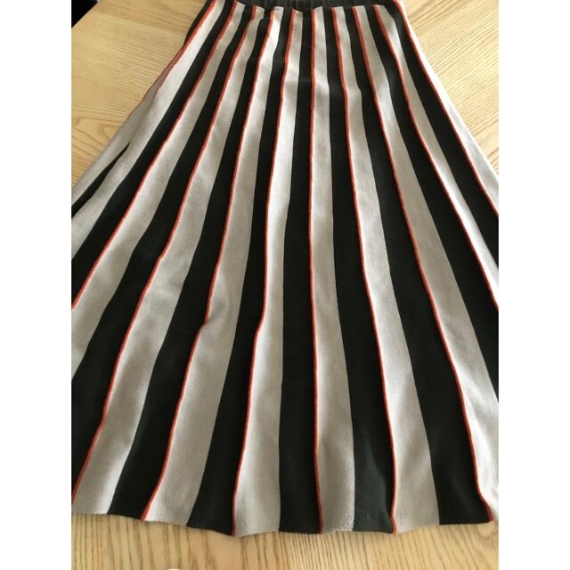 Ameri VINTAGE(アメリヴィンテージ)の週末限定価格☆MULTI COLOR STRIPE KNIT SKIRT レディースのスカート(ロングスカート)の商品写真