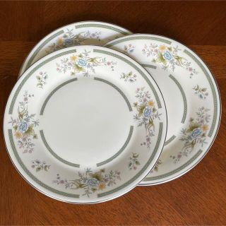 ロイヤルドルトン(Royal Doulton)の【レア美品】ロイヤルドルトン★アドリエンヌ★デザート皿　3枚(食器)