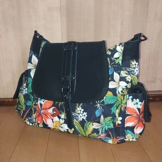 デシグアル(DESIGUAL)の新品　タグ付き　ショルダーバッグ　デシグアル(ショルダーバッグ)