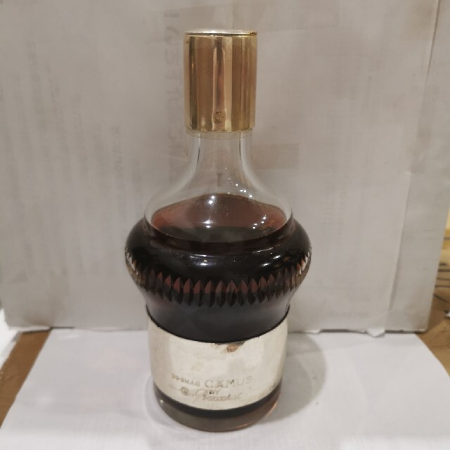 【中古・未開栓】カミュ シルバートップ バカラクリスタル 700ml 40度 食品/飲料/酒の酒(ブランデー)の商品写真