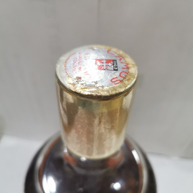 【中古・未開栓】カミュ シルバートップ バカラクリスタル 700ml 40度 食品/飲料/酒の酒(ブランデー)の商品写真