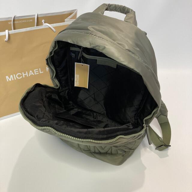 Michael Kors(マイケルコース)のMichael Kors モスグリーン キルティング ナイロン バックパック レディースのバッグ(リュック/バックパック)の商品写真