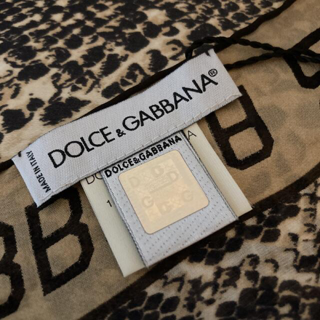 DOLCE&GABBANA(ドルチェアンドガッバーナ)の新品⭐️ドルチェ&ガッバーナ ドルガバ 絹100% スカーフ パイソン柄 正規品 レディースのファッション小物(バンダナ/スカーフ)の商品写真