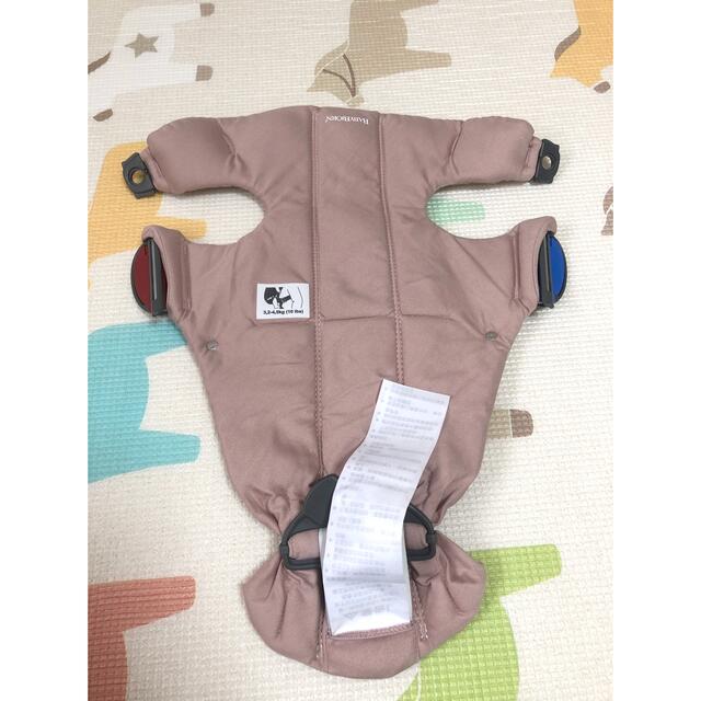 BABYBJORN(ベビービョルン)のきょおか様専用　ベビービョルン ミニ抱っこ紐コットンタイプ キッズ/ベビー/マタニティの外出/移動用品(抱っこひも/おんぶひも)の商品写真