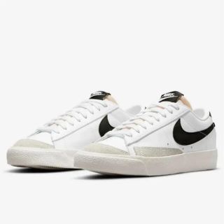 ナイキ(NIKE)のNike Blazer Low Platform "White/Black"(スニーカー)