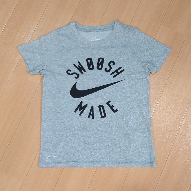 NIKE(ナイキ)のNIKE【 半袖 】XS  ロゴＴ ナイキ キッズ/ベビー/マタニティのキッズ服男の子用(90cm~)(Tシャツ/カットソー)の商品写真