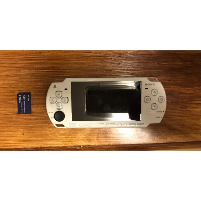 SONY(ソニー)のPSP2000/3000本体 2台　初期化 エンタメ/ホビーのゲームソフト/ゲーム機本体(携帯用ゲーム機本体)の商品写真