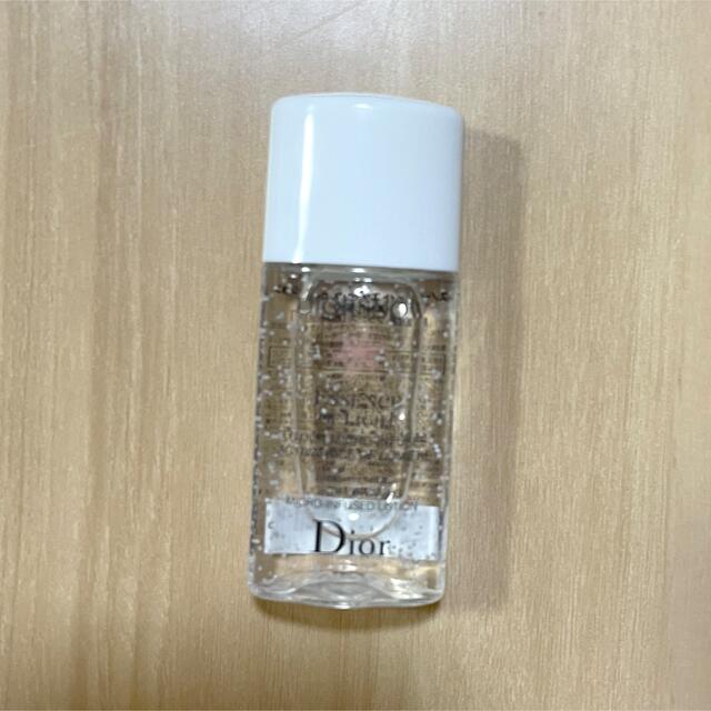 Dior(ディオール)のディオール　スノーライト　エッセンス　ローション（薬用化粧水） コスメ/美容のスキンケア/基礎化粧品(化粧水/ローション)の商品写真