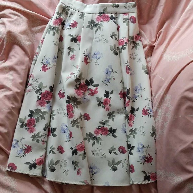 INGNI(イング)のINGNI 花柄 ロングスカート レディースのスカート(ロングスカート)の商品写真