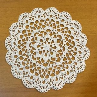 ハンドメイド　ドイリー①(インテリア雑貨)