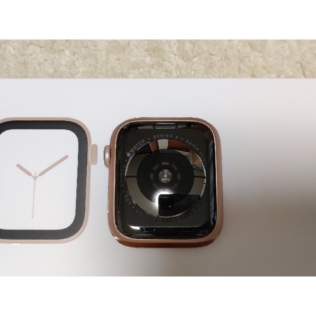 Apple Watch(アップルウォッチ)のアップルウォッチ4 ゴールド 44mm 美品 ベルト未使用! メンズの時計(腕時計(デジタル))の商品写真