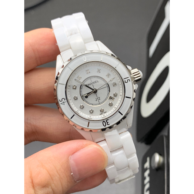 未使用に近い CHANEL J12 12Pダイヤ ホワイト