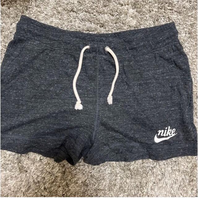 NIKE(ナイキ)のNIKE ナイキ ショートパンツ レディースのパンツ(ショートパンツ)の商品写真