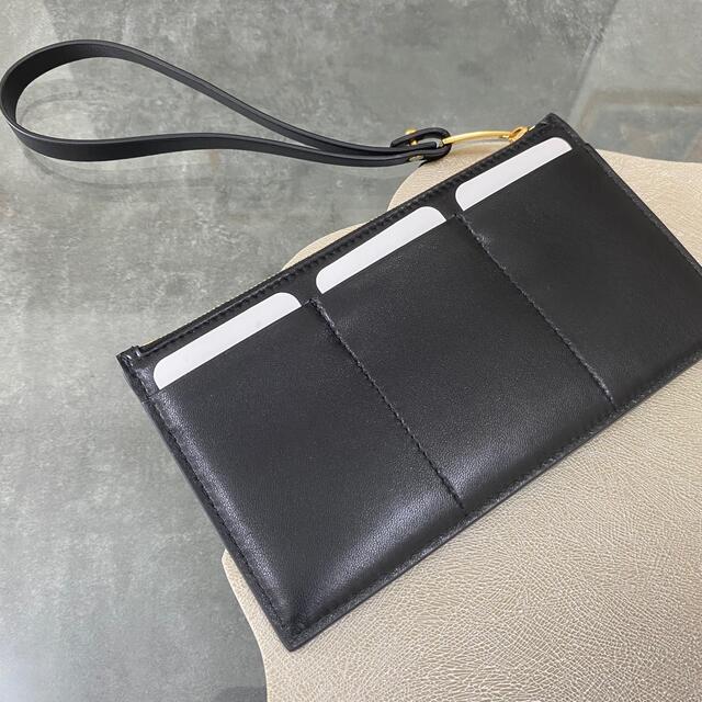 Bottega Veneta(ボッテガヴェネタ)の残１【新品】ボッテガ ヴェネタ ハンドル付き クラッチバッグ/ポーチ マキシ 黒 レディースのバッグ(クラッチバッグ)の商品写真