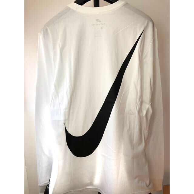 NIKE(ナイキ)の【新品】ナイキ NIKE ナイキ ビッグ スウッシュ L/S Tシャツ Mサイズ メンズのトップス(Tシャツ/カットソー(七分/長袖))の商品写真