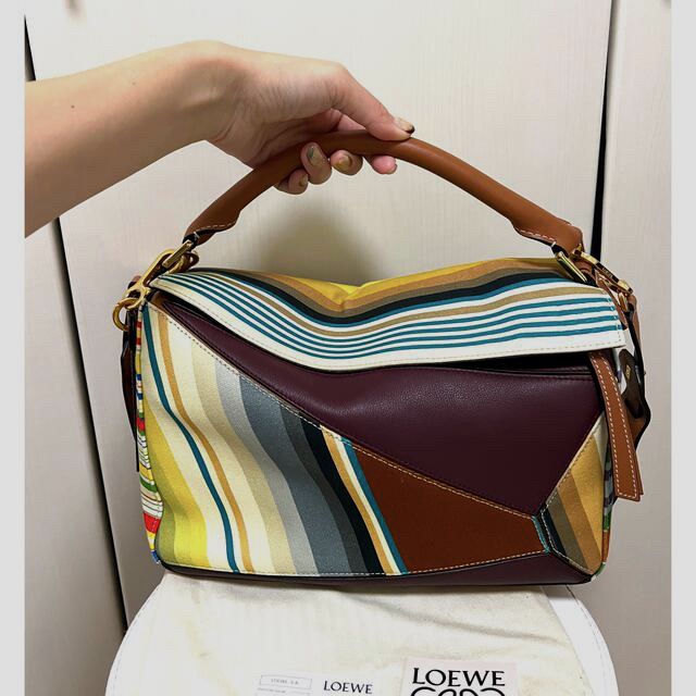 LOEWE(ロエベ)のお値下げ ロエベ puzzlebag パズルバッグ 限定品 美品  レディースのバッグ(ハンドバッグ)の商品写真