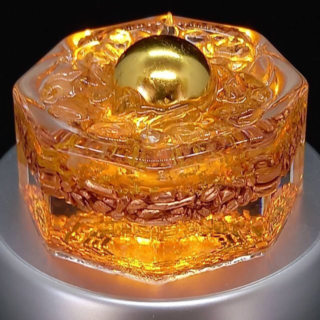 金運風水 全方向から幸せを引き入れる八角形オルゴナイト『金運 金運風水 全方向から幸せを引き入れる八角形オルゴナイト『金運