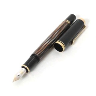 ペリカン(Pelikan)のPelikan(ペリカン) 万年筆 - 黒×ゴールド(ペン/マーカー)