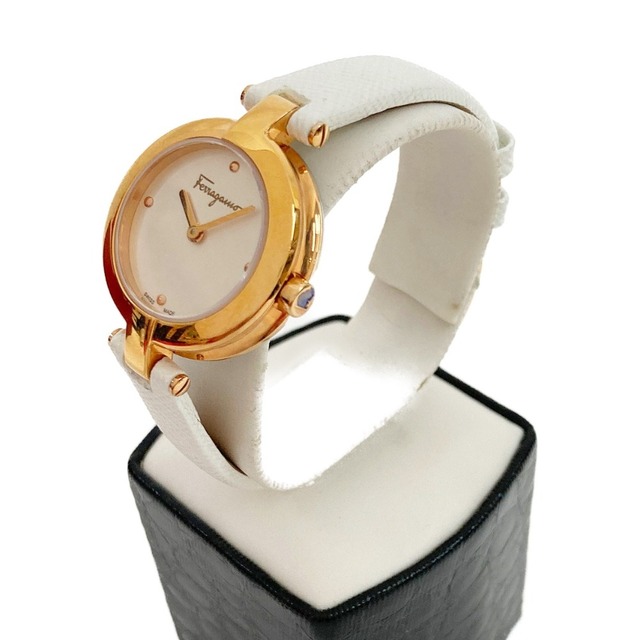 Salvatore Ferragamo(サルヴァトーレフェラガモ)の〇〇Salvatore Ferragamo サルヴァトーレフェラガモ レディース 腕時計 FAT030017 ホワイト x ゴールド レディースのファッション小物(腕時計)の商品写真