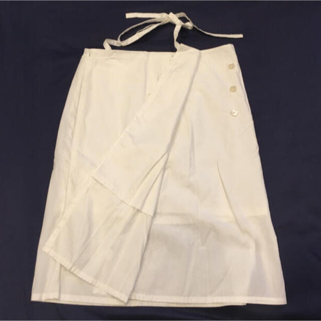 MUJI (無印良品)(ムジルシリョウヒン)の無印 白 ラップスカート レディースのスカート(ひざ丈スカート)の商品写真