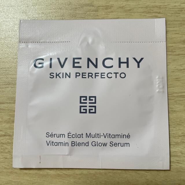 GIVENCHY(ジバンシィ)のGIVENCY プリズムリーブルブラッシュ　　他試供品セット コスメ/美容のベースメイク/化粧品(チーク)の商品写真