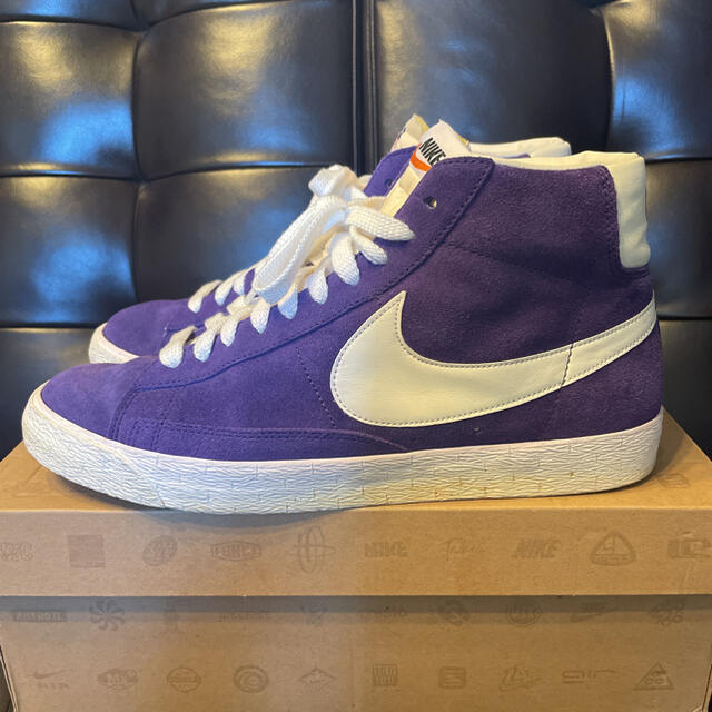 NIKE(ナイキ)のNIKE BLAZER HI SUEDE VNTG ブレーザーハイ ビンテージ メンズの靴/シューズ(スニーカー)の商品写真