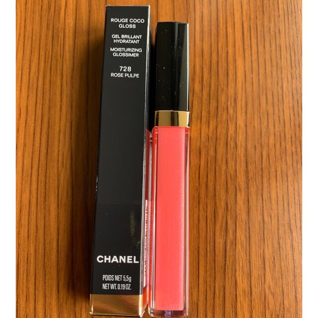 CHANEL(シャネル)のシャネル ルージュ ココ グロス 728 ローズ ピュルプ 5.5g コスメ/美容のベースメイク/化粧品(リップグロス)の商品写真