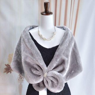 新品❤4色あり グレー パール付き♪ドレス ファーケープ(ミディアムドレス)