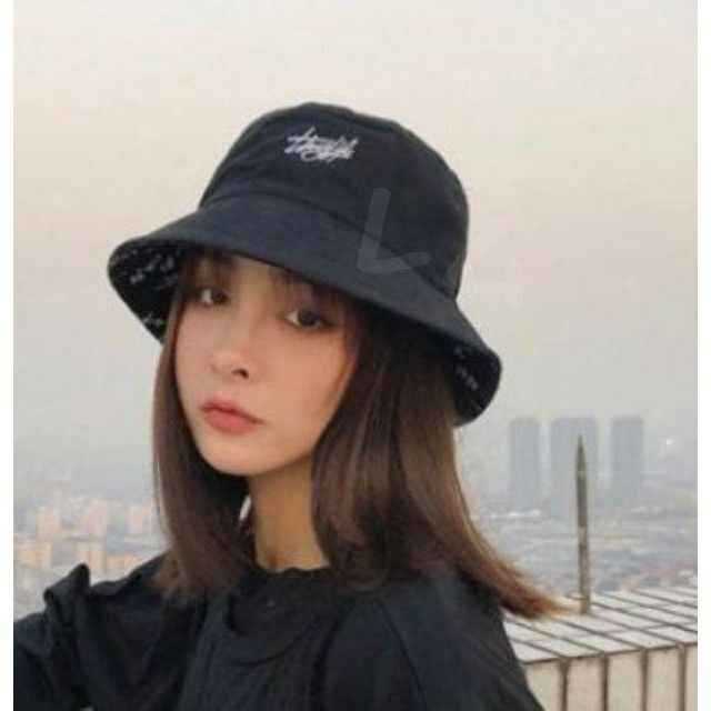 バケットハット リバーシブル帽子 黒＆白 男女兼用 ストリート 新品未使用 メンズの帽子(ハット)の商品写真