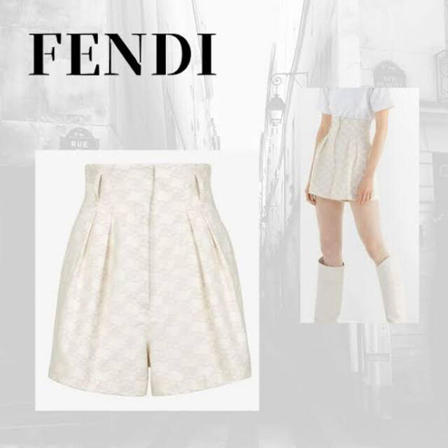 FENDI(フェンディ)のFENDI カーリグラフィ　クリームデニムショートパンツ レディースのパンツ(ショートパンツ)の商品写真