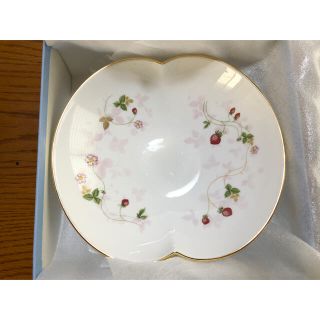 ウェッジウッド(WEDGWOOD)のウエッジウッド　ワイルドストロベリー&フォークセット新品(食器)