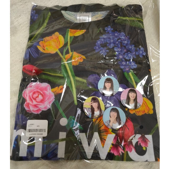 miwa Tシャツ　缶バッチ　セット