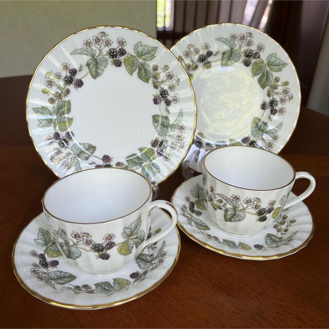 Royal Worcester(ロイヤルウースター)の【美品】ロイヤルウースター★ラヴィニア★デミタスC/Sトリオ　ペア インテリア/住まい/日用品のキッチン/食器(食器)の商品写真