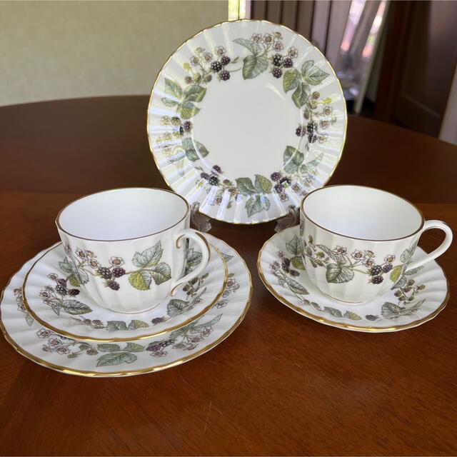 Royal Worcester(ロイヤルウースター)の【美品】ロイヤルウースター★ラヴィニア★デミタスC/Sトリオ　ペア インテリア/住まい/日用品のキッチン/食器(食器)の商品写真