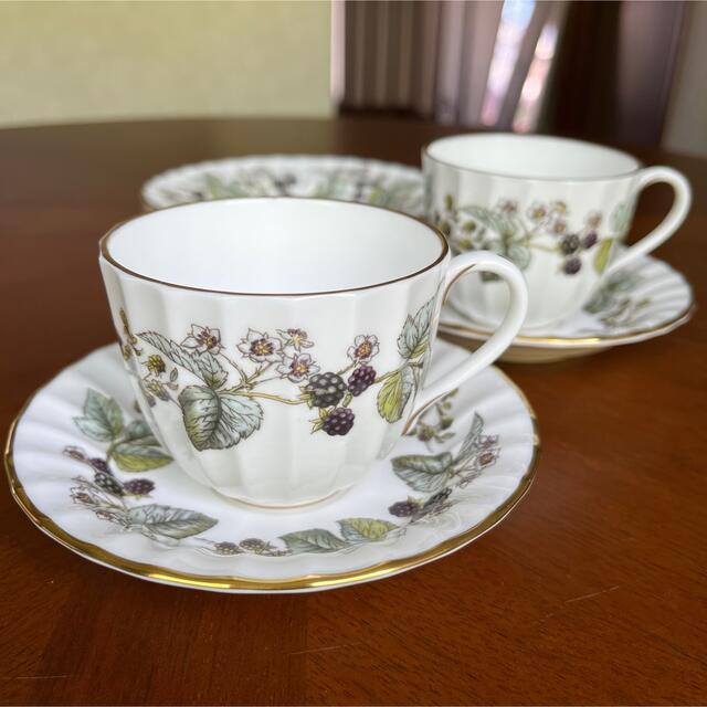 Royal Worcester(ロイヤルウースター)の【美品】ロイヤルウースター★ラヴィニア★デミタスC/Sトリオ　ペア インテリア/住まい/日用品のキッチン/食器(食器)の商品写真