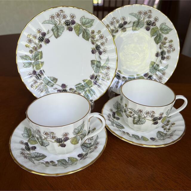 Royal Worcester(ロイヤルウースター)の【美品】ロイヤルウースター★ラヴィニア★デミタスC/Sトリオ　ペア インテリア/住まい/日用品のキッチン/食器(食器)の商品写真