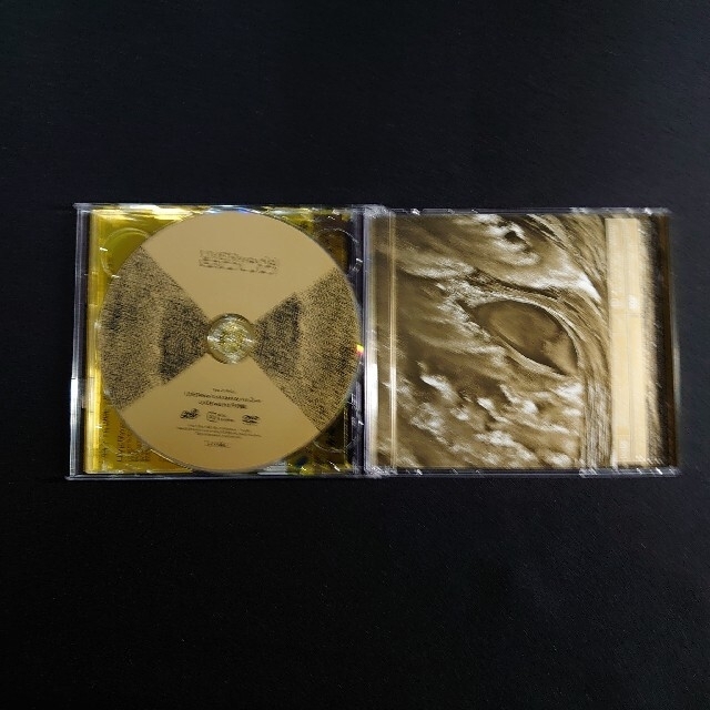 「GOLD」UVERworld 初回生産限定盤 CD+DVD エンタメ/ホビーのCD(ポップス/ロック(邦楽))の商品写真