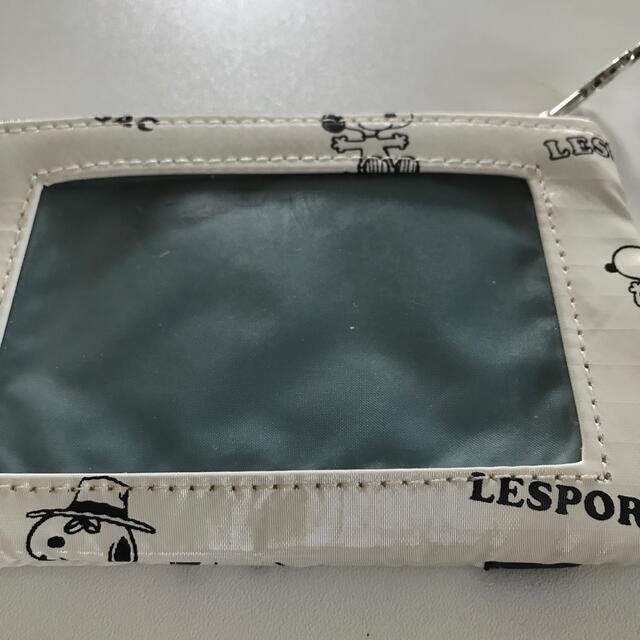 LeSportsac(レスポートサック)のレスポートサック　スヌーピー   カードケース レディースのファッション小物(ポーチ)の商品写真