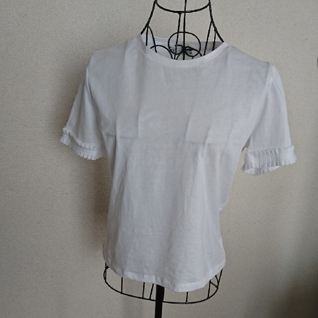 ZARA(ザラ)のZARA 白Tシャツ Ｓsize レディースのトップス(Tシャツ(半袖/袖なし))の商品写真