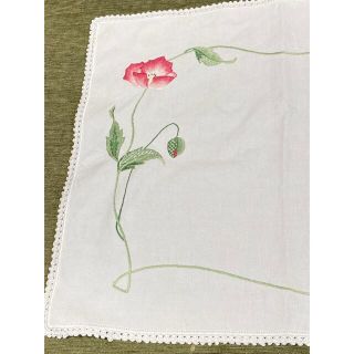 刺繍のテーブルクロス　クリーニング済みです(テーブル用品)