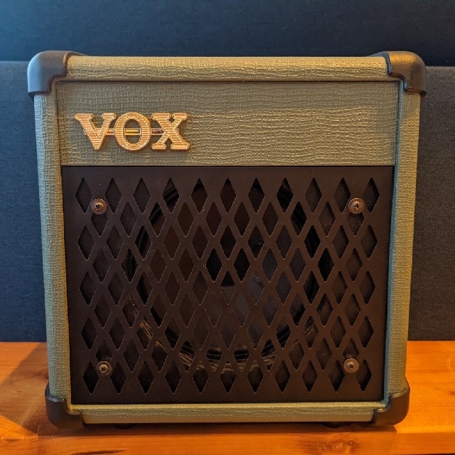 VOX(ヴォックス)のVOX / DA5 ボックス 電池駆動・エフェクト搭載小型ギターアンプ 楽器のギター(ギターアンプ)の商品写真