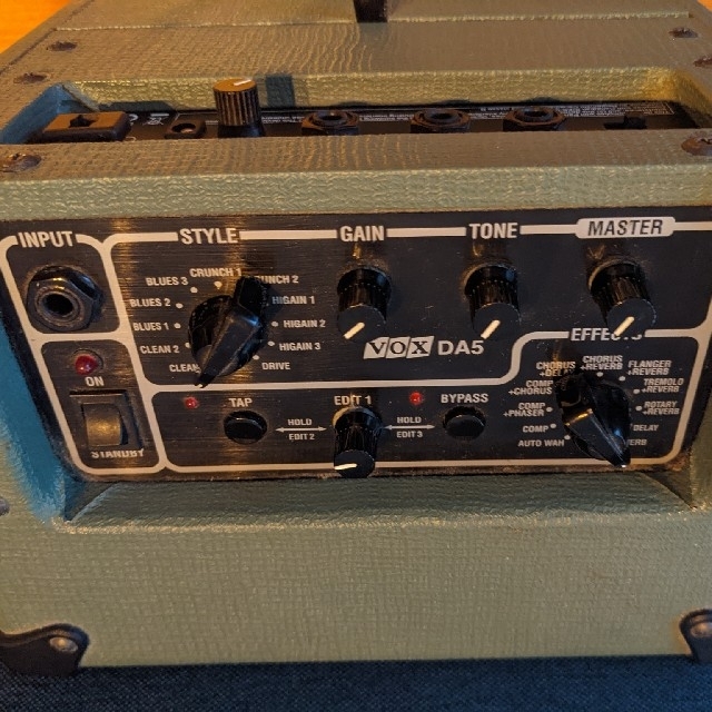 VOX(ヴォックス)のVOX / DA5 ボックス 電池駆動・エフェクト搭載小型ギターアンプ 楽器のギター(ギターアンプ)の商品写真