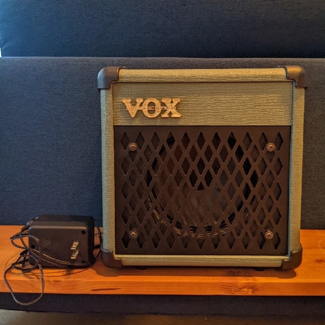 VOX(ヴォックス)のVOX / DA5 ボックス 電池駆動・エフェクト搭載小型ギターアンプ 楽器のギター(ギターアンプ)の商品写真