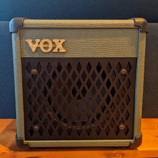 ヴォックス(VOX)のVOX / DA5 ボックス 電池駆動・エフェクト搭載小型ギターアンプ(ギターアンプ)