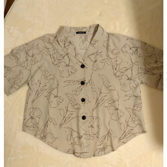 しまむら(シマムラ)の柄シャツ オープンカラーシャツ レディースのトップス(シャツ/ブラウス(半袖/袖なし))の商品写真