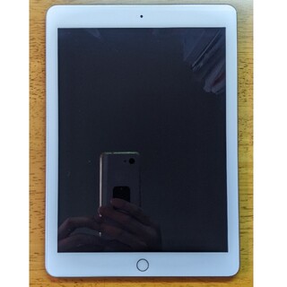 iPad - iPad　第6世代　WiFiモデル　32ギガバイト　ケース付き