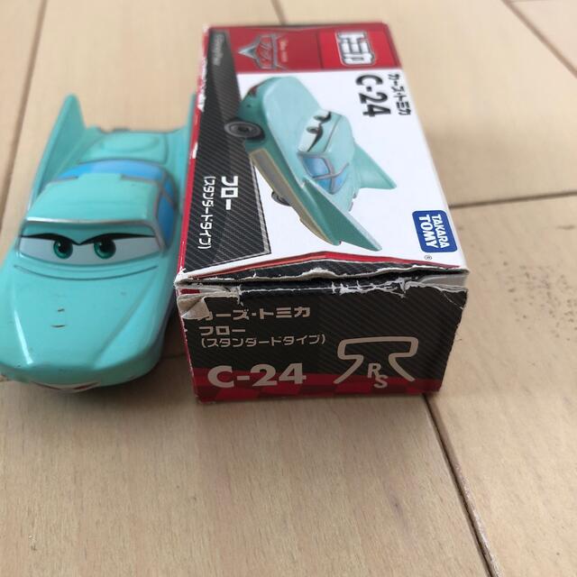 Takara Tomy(タカラトミー)のタカラトミー カーズ トミカ C-24 フロー スタンダートタイプ エンタメ/ホビーのおもちゃ/ぬいぐるみ(ミニカー)の商品写真